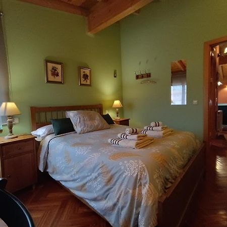 Cuarenta Y Ocho Luces Guest House Burgos Luaran gambar