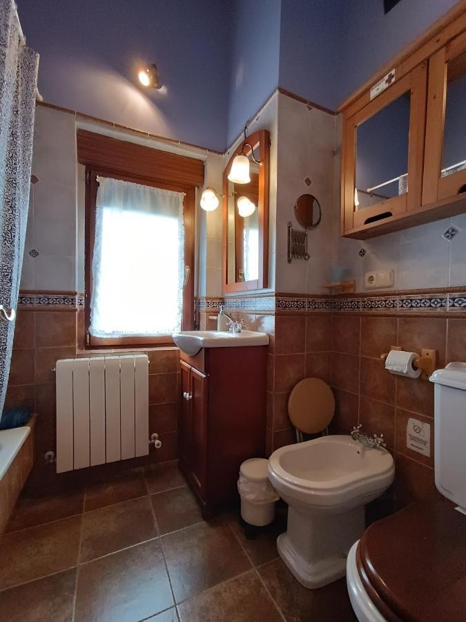 Cuarenta Y Ocho Luces Guest House Burgos Luaran gambar