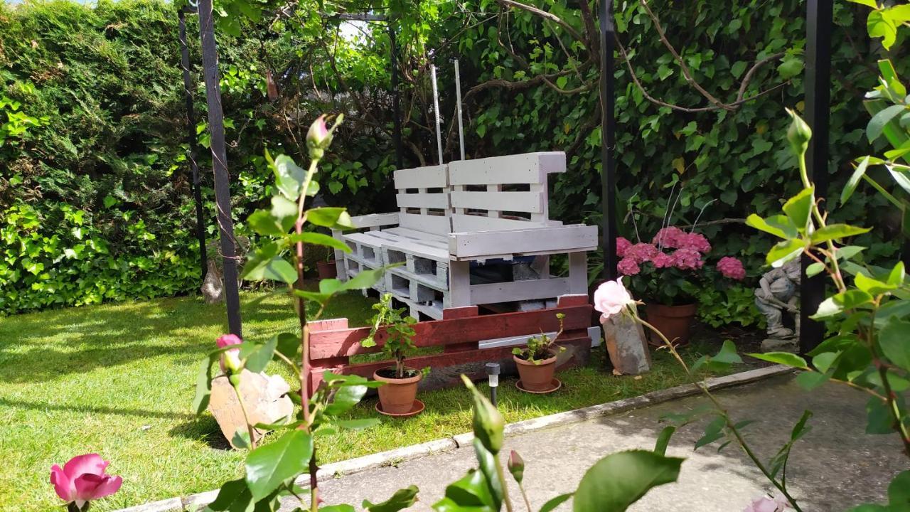 Cuarenta Y Ocho Luces Guest House Burgos Luaran gambar
